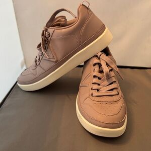 Vionic Brown Sneakers women’s 7.5‎